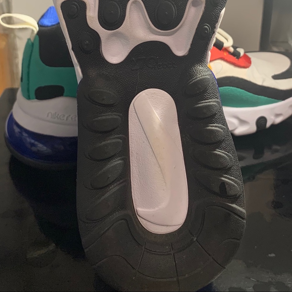 Nike air Max 270 React (Run small)